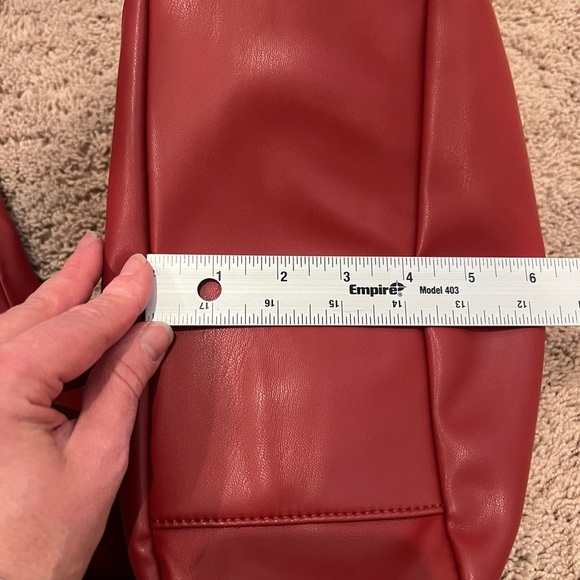 NWT new Anthropologie faux leather scrunch shoulder bag drawstring red - Picture 17 of 17